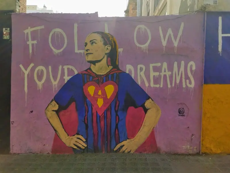 Mural homenaje a Alexia Putellas en Barcelona.