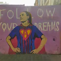Mural homenaje a Alexia Putellas en Barcelona.