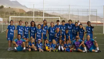 Entrenar dos días con los técnicos del primer equipo: el clinic de niñas de la Fundación Tenerife pasa por Adeje