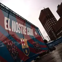 Una lona del FC Barcelona con el lema «El nostre camí», instalada ante el Ayuntamiento de Oslo.
