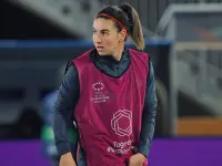 Mariona Caldentey warming up before a Champions League match with FC Barcelona.