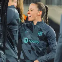 Ona Batlle calentando antes de un partido de Champions League con el FC Barcelona.